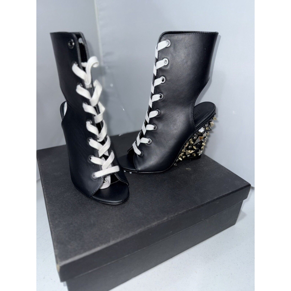 New Nasty Gal Black Embellished Stud Wedge Booties Lace Up 6M - Picture 8 of 14